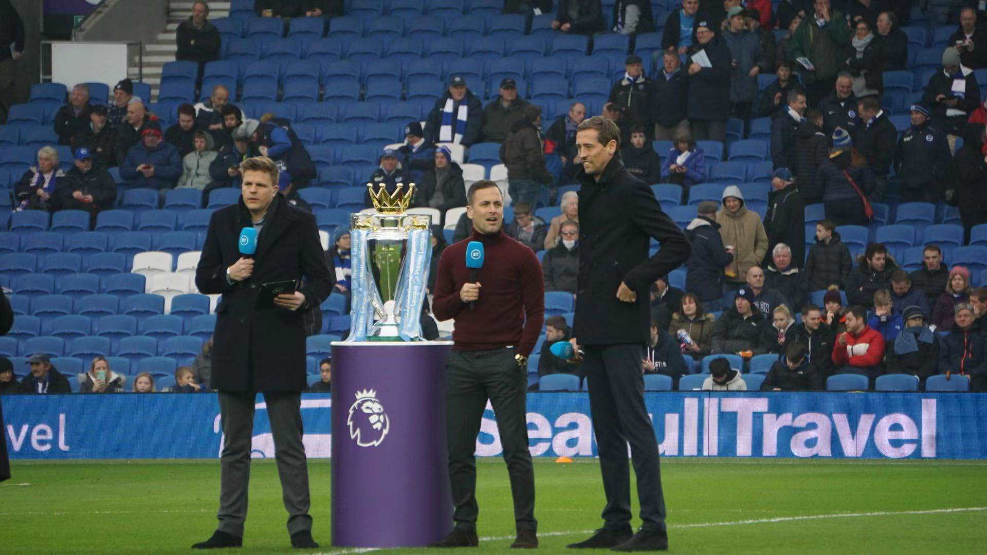 展现了他无 展现了他无