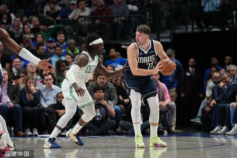 显示了他在 显示了他在