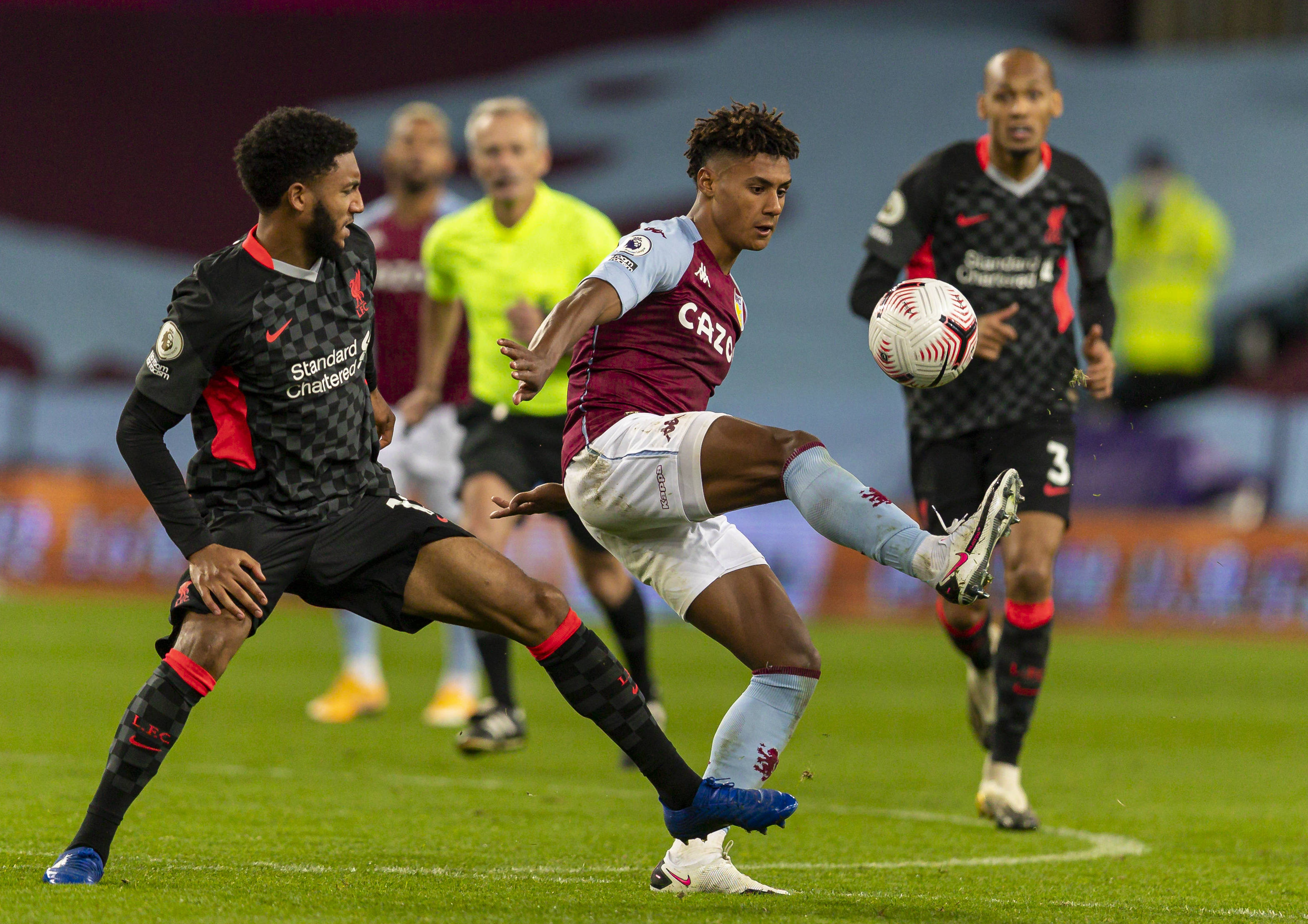 足球市场上 足球市场上