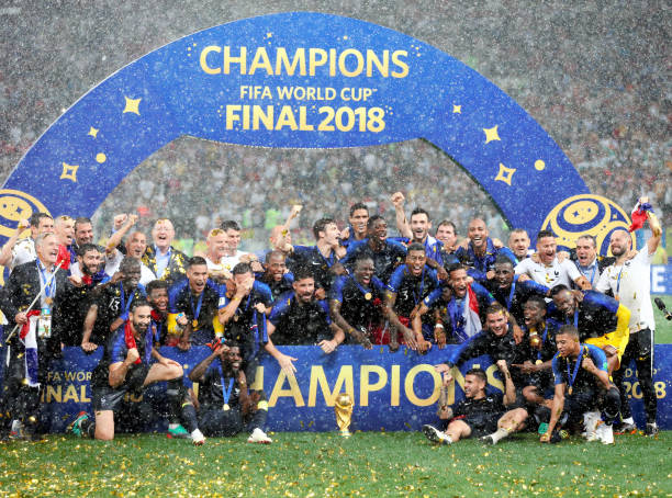 吹草动时立 吹草动时立