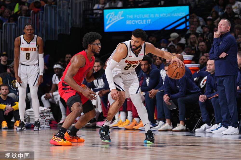 足球逐渐增 足球逐渐增